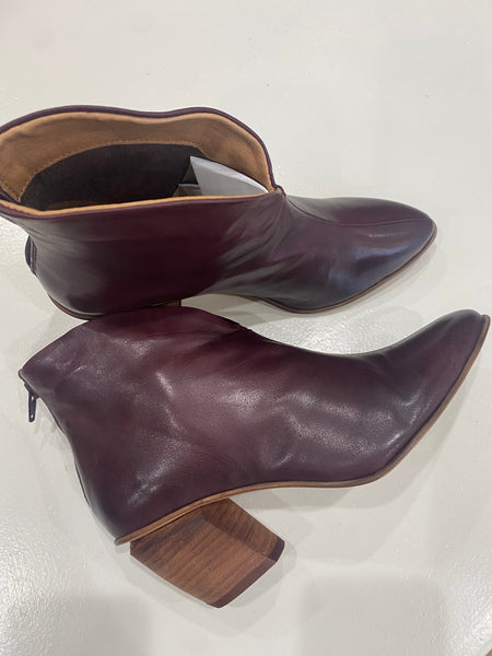 JOVIE BOOTIE - WINE
