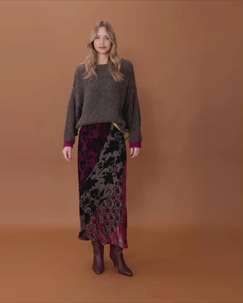 SLIM STRETCH VELVET SKIRT