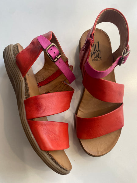 MEADOW SANDAL - SCARLET/FUCHSIA