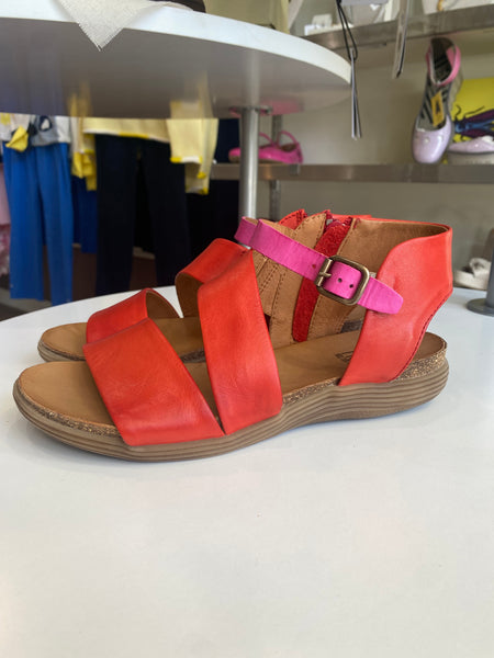 MEADOW SANDAL - SCARLET/FUCHSIA