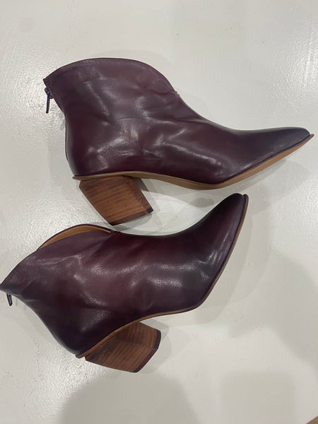 JOVIE BOOTIE - WINE