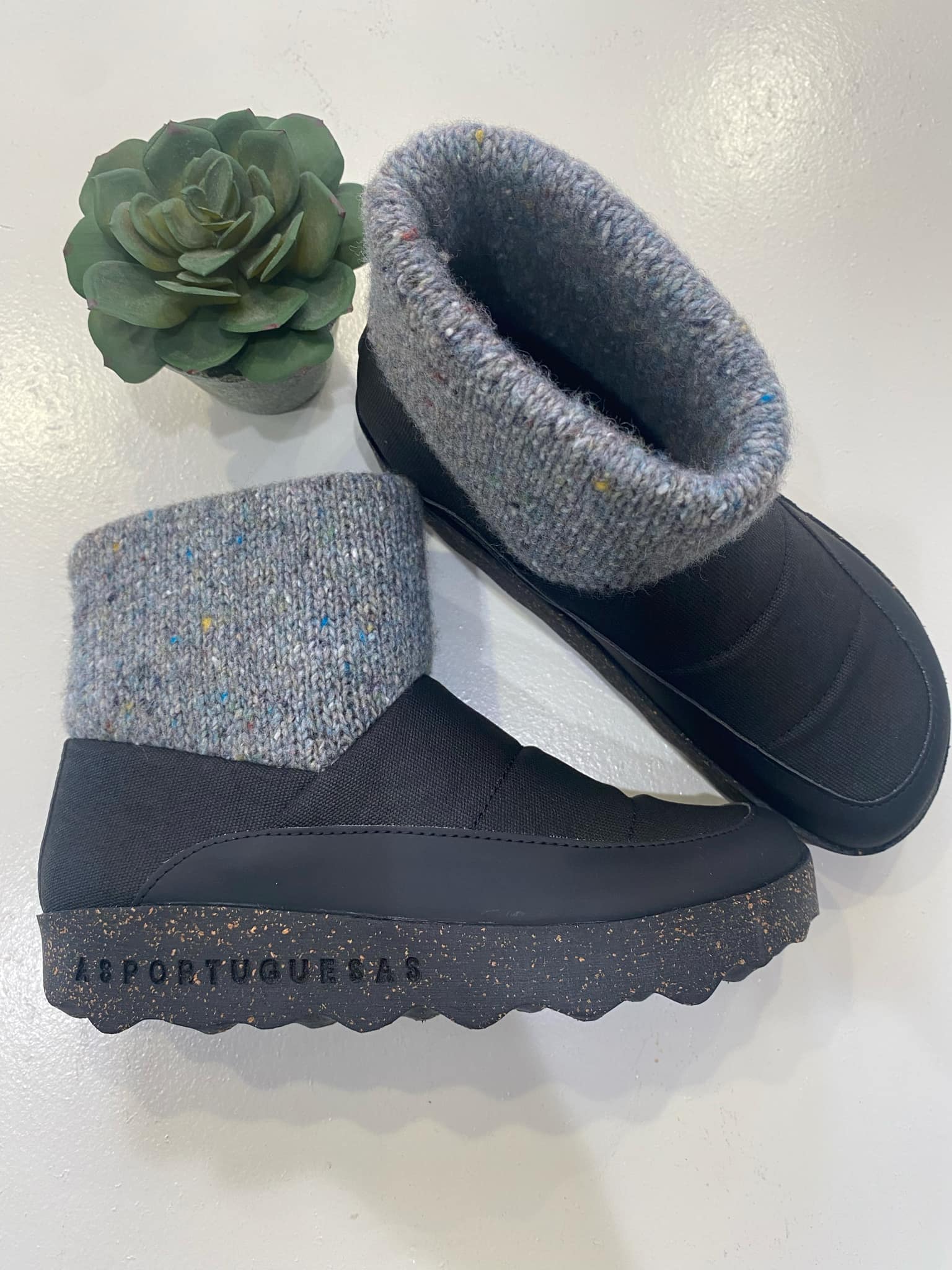 UMBRELLA BOOTIE
