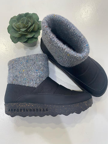 UMBRELLA BOOTIE