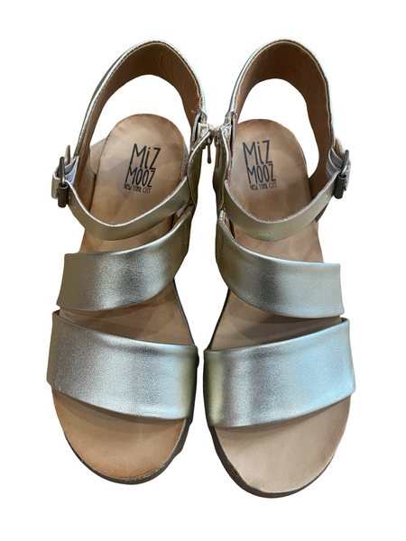 MEADOW SANDAL - GOLD - size 7 and 10 left!