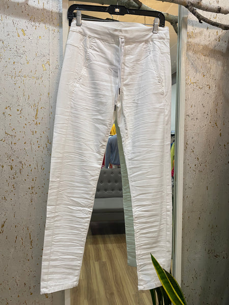 ICONIC STRETCH TEXTURED WHITE JEANS—LAST PAIR, size M