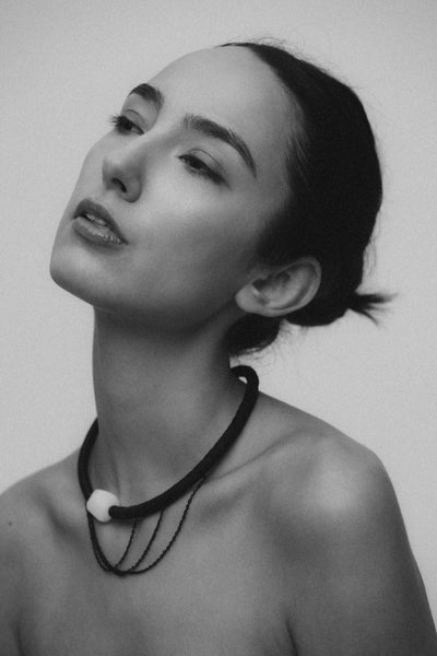 Leather Choker With White Jade And Steel Chains C017