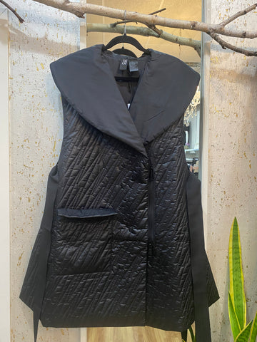 DONG LONG PUFFER VEST - ONE LEFT in size S!