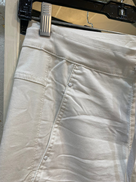 ICONIC STRETCH TEXTURED WHITE JEANS—LAST PAIR, size M