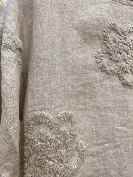 FLORAL EMBROIDERY LINEN TOP