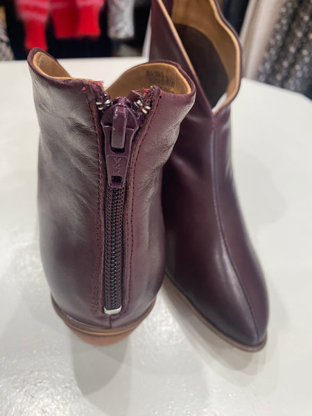 JOVIE BOOTIE - WINE