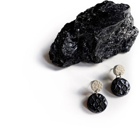 Leather Earrings: Snake White/Black