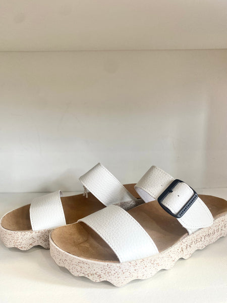 COLY SLIP ON SANDALS