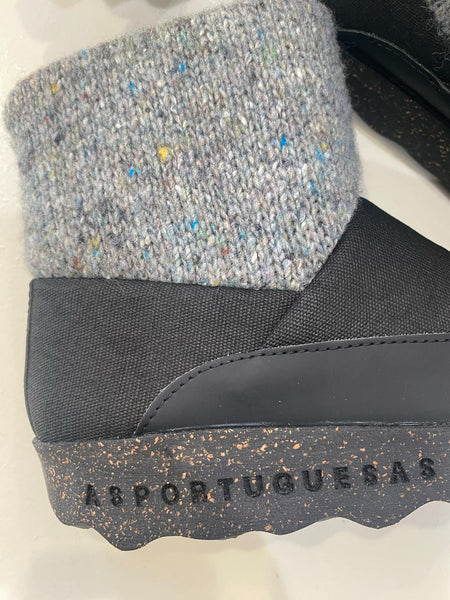 UMBRELLA BOOTIE