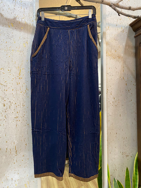 TEXTURED STRIPED PANTS