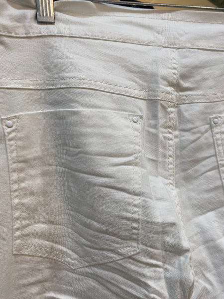 ICONIC STRETCH TEXTURED WHITE JEANS—LAST PAIR, size M