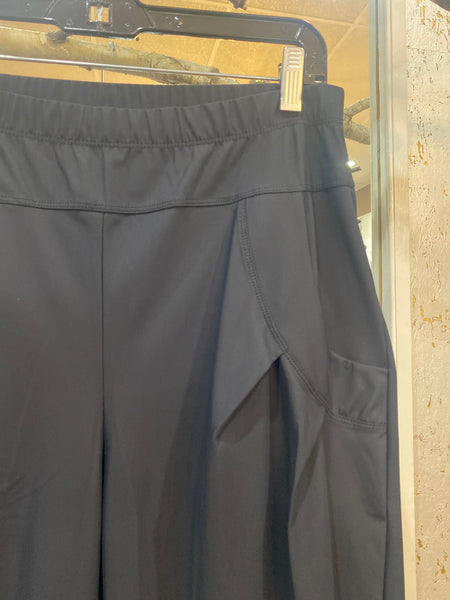 TRAVEL PANTS