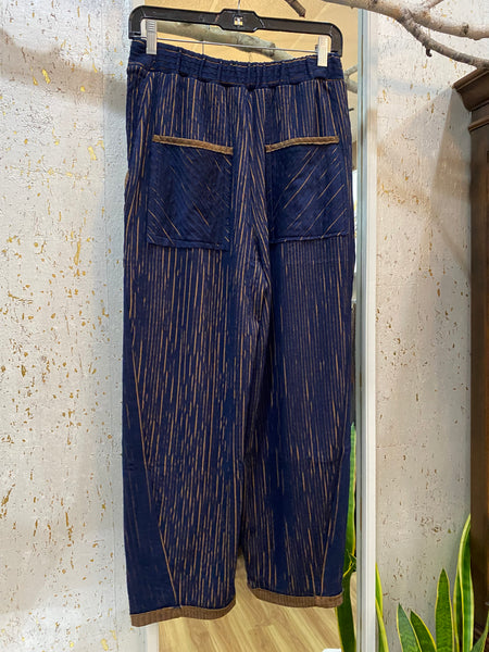 TEXTURED STRIPED PANTS