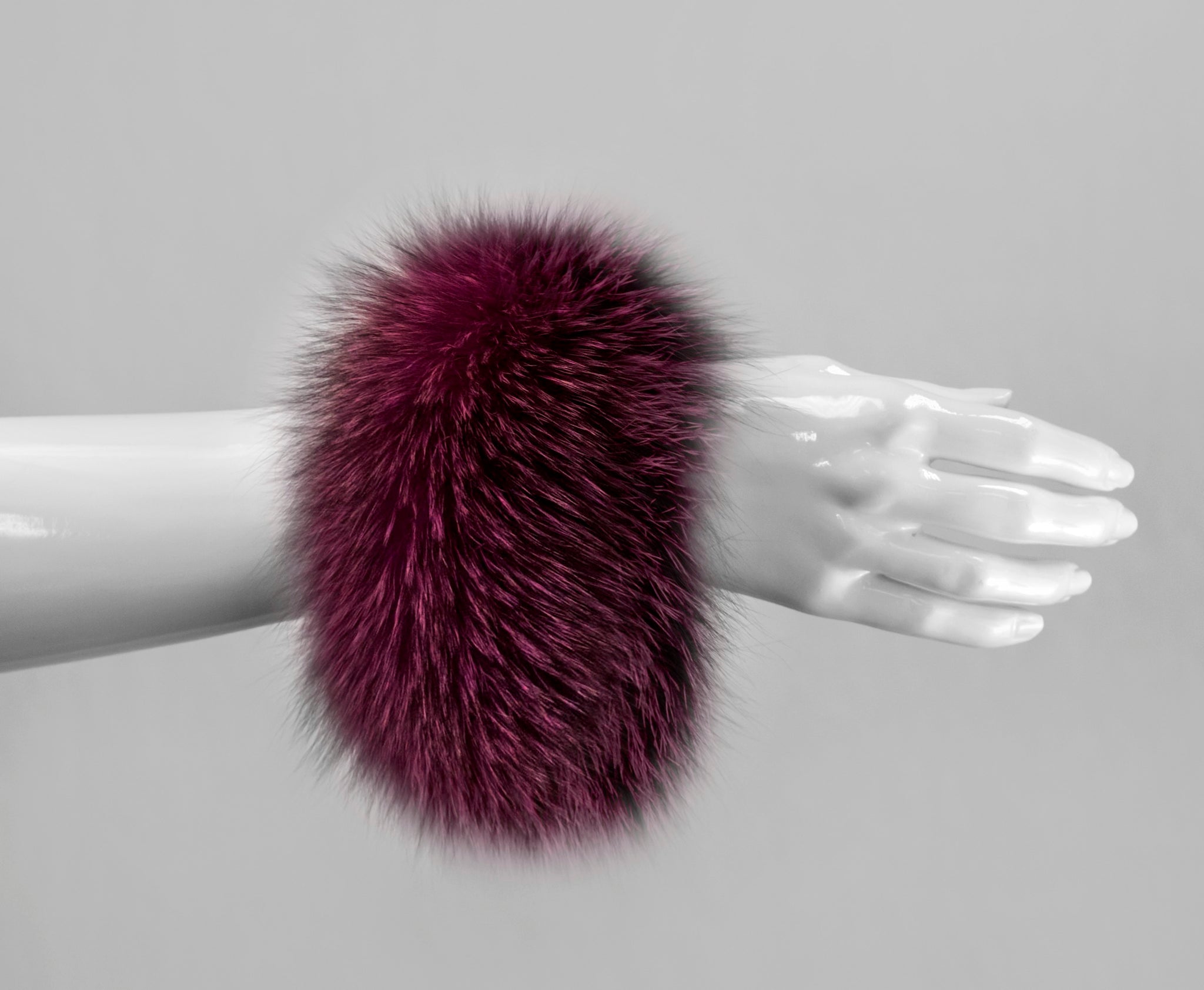 FUR SNAP CUFFS - DARK FUSCHIA