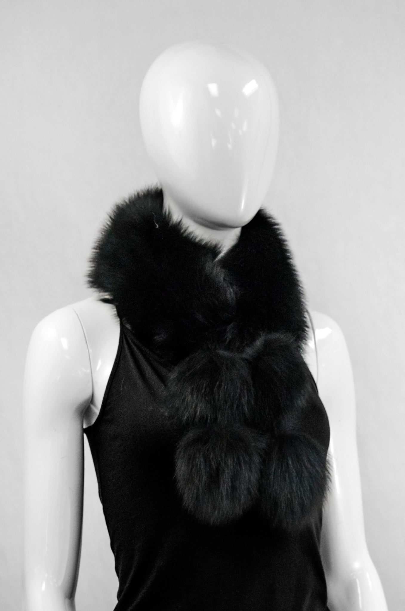 FOX FUR COLLAR - BLACK