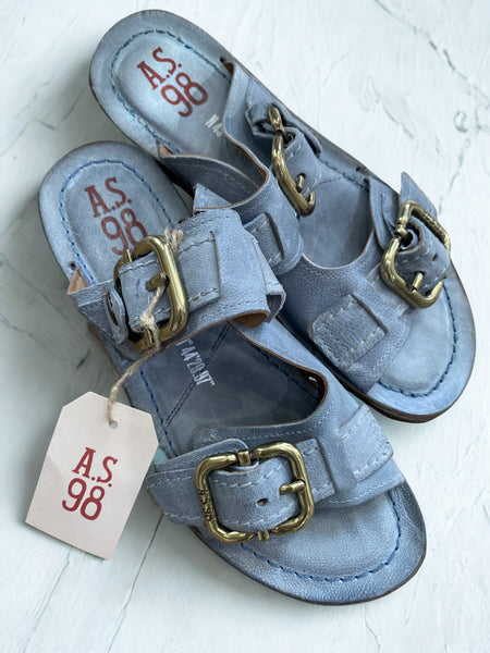 OASI BOLD SLIP ON SANDAL