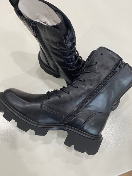 TECHNO BOOTS