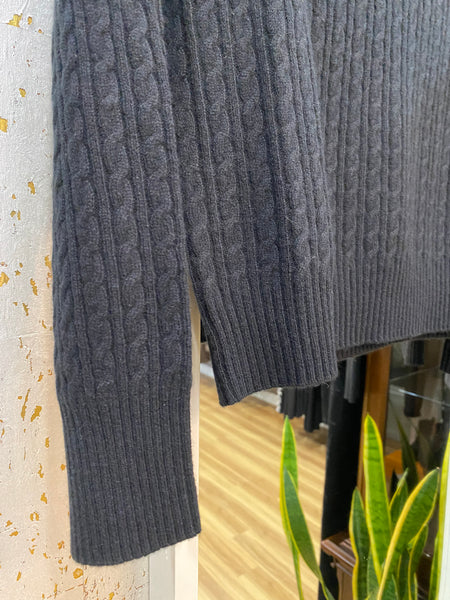 CABLE KNIT 100% CASHMERE SWEATER - BLACK