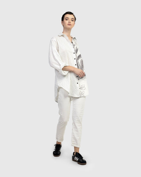 ICONIC STRETCH TEXTURED WHITE JEANS—LAST PAIR, size M