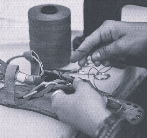 OASI BOLD SLIP ON SANDAL