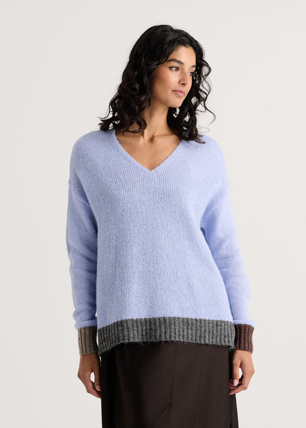 CASUAL LUXE V SWEATER