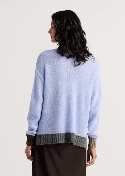 CASUAL LUXE V SWEATER