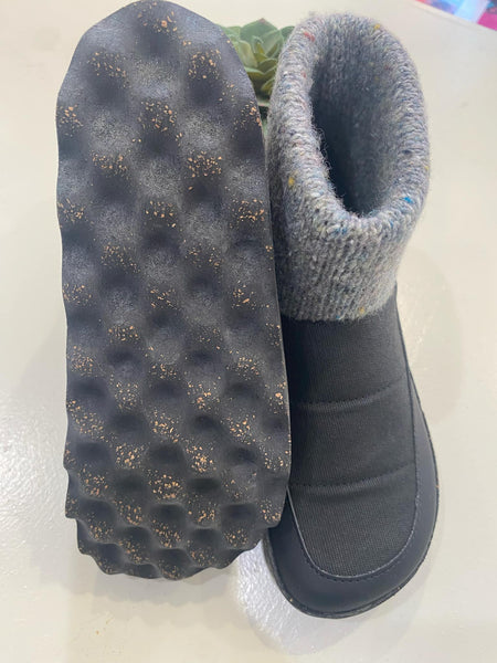 UMBRELLA BOOTIE