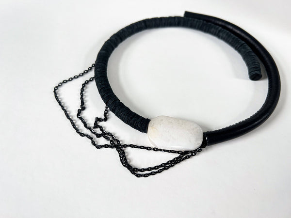 Leather Choker With White Jade And Steel Chains C017