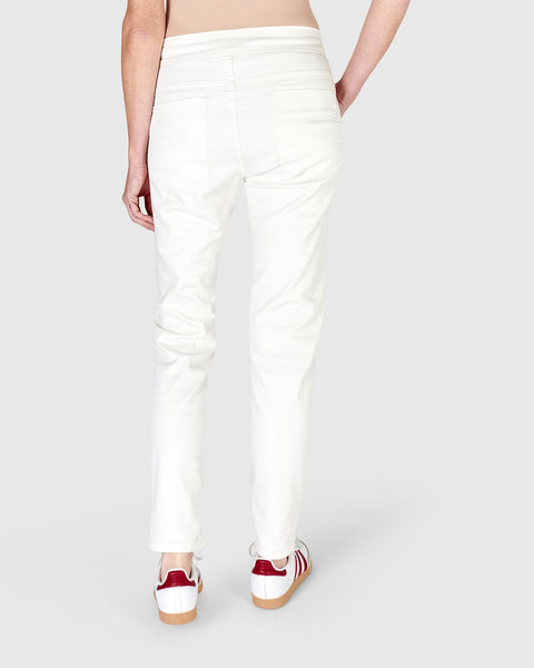 ICONIC STRETCH TEXTURED WHITE JEANS—LAST PAIR, size M